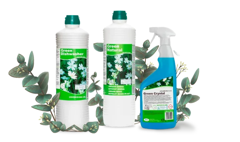 Fotografía de tres Tres productos ecólogicos de Proeco Químicas, green dishwasher, green natural, green crystal